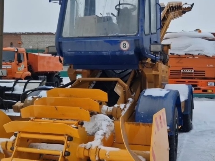 Новый погрузчик для уборки снега пришёл в Томск