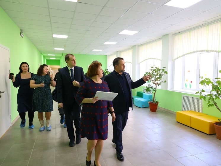 Андрей Никитин посетил отремонтированную школу поселка Пола