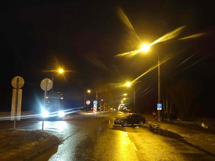 В ДТП на Маймаксанском шоссе в Архангельске погибла молодая девушка