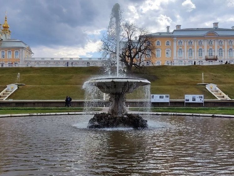 Запуск фонтанов в «Петергофе» перенесли на неделю