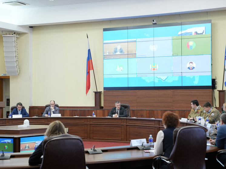 Губернатор Игорь Кобзев провел встречу с представителями Российских студенческих отрядов