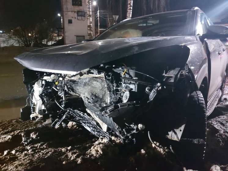 Водитель и два несовершеннолетних пассажира пострадали в ДТП в Великом Устюге