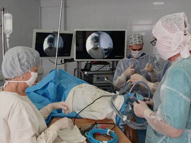 В Мелитополе медики провели малоинвазивную операцию на коленном суставе