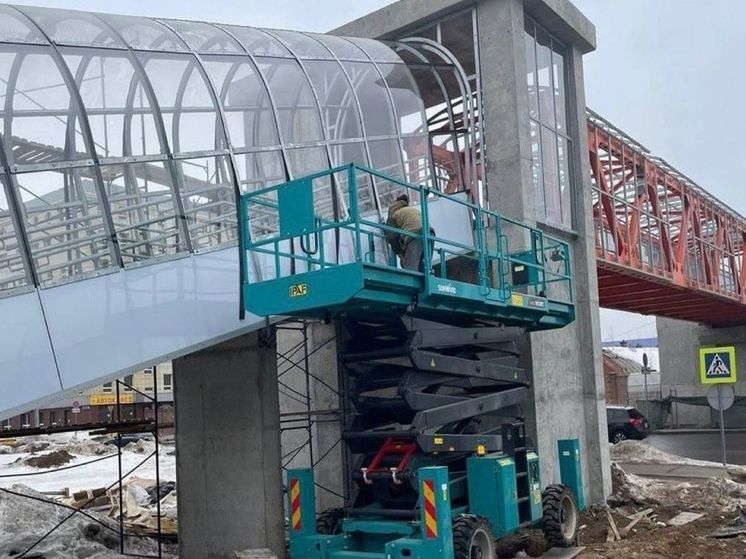 В Шереметьево завершилось остекление лестниц надземного перехода