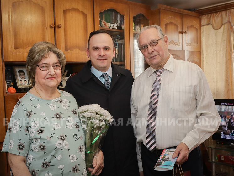 Супруги Николаевы из Брянска отметили «бриллиантовую» свадьбу