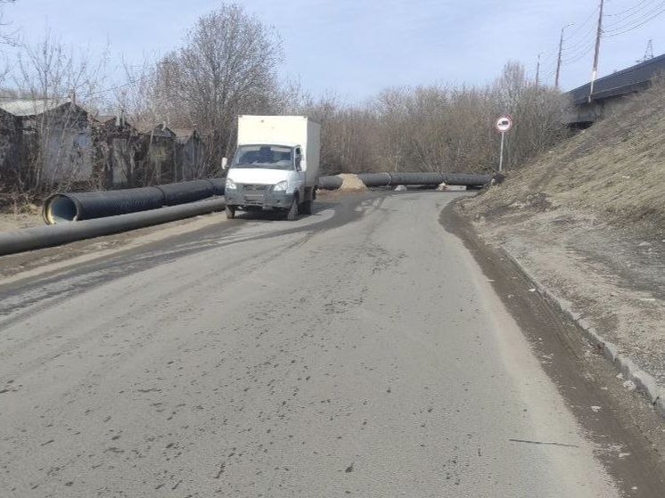 В Твери девочка попала в больницу после удара об открывшуюся дверь фургона