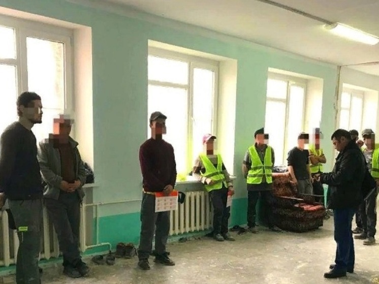 На строительных объектах Калмыкии проверили мигрантов