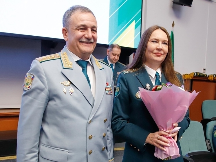 Тулячка удостоена звания «Заслуженный таможенник РФ»