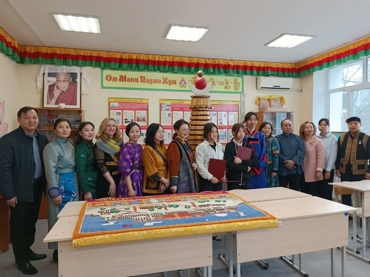 Участники международной выставки посетили школу Калмыкии
