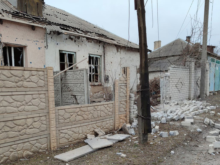 Частные дома повреждены обстрелом ВСУ в Лисичанске