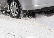Выпавший снег 23 марта затруднил проезд автомобилей на участках федеральной трассы Р-297 в Читинском и Карымском районах Забайкальского края