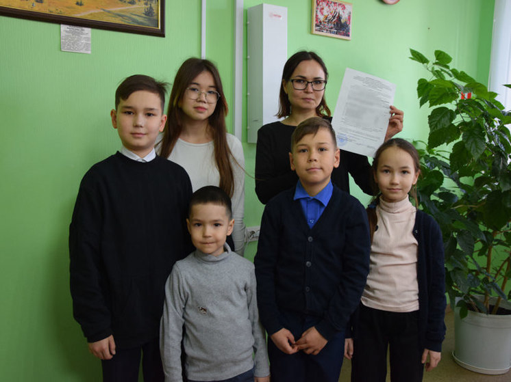 В Чебоксарах 11 многодетных семей получили жилищные сертификаты