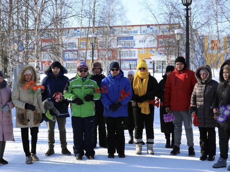 В Красноселькупе почтили память жертв теракта в Подмосковье