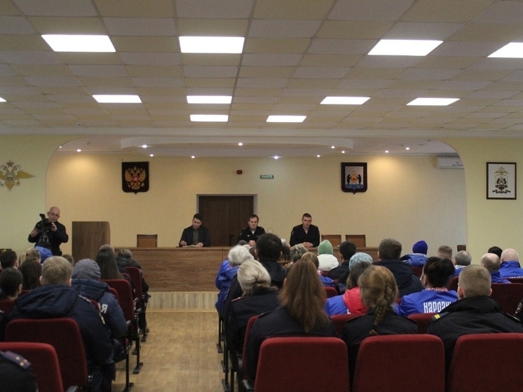 Новгородским полицейским объяснили, как проводить профилактические рейды