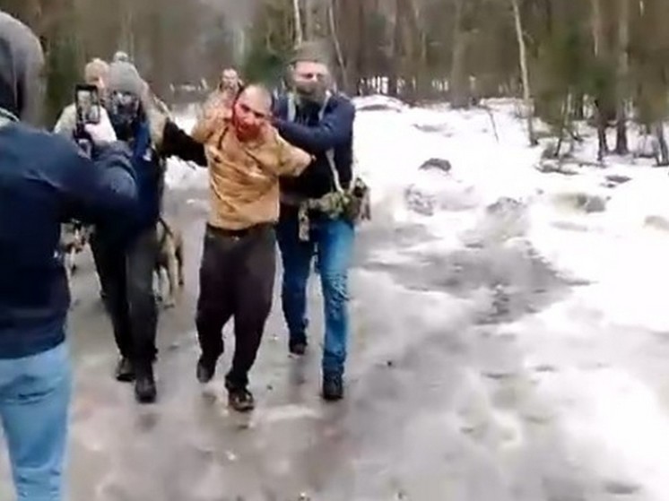 Опубликовано видео задержания террориста из "Крокуса" в брянском лесу