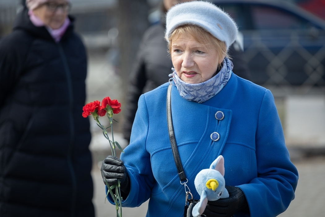 Краски памяти: псковичи организовали мемориал жертвам теракта
