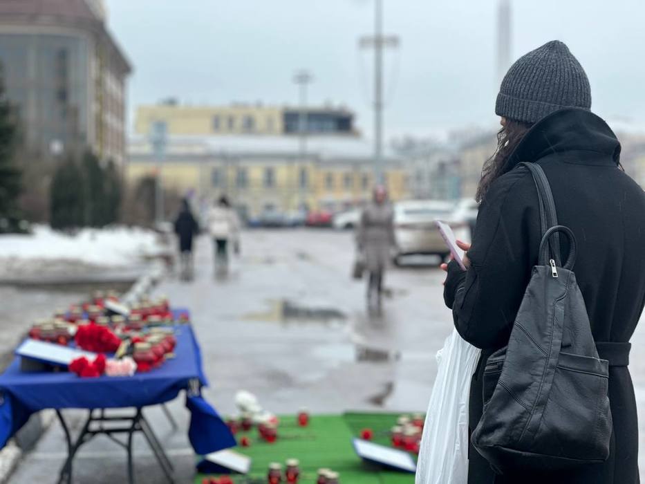 Spontaneous memorials appeared in Tula after the Crocus tragedy