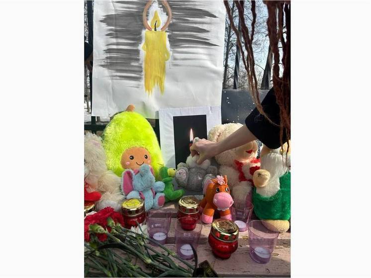 Тамбовчане организовали стихийный мемориал памяти жертв теракта в Москве