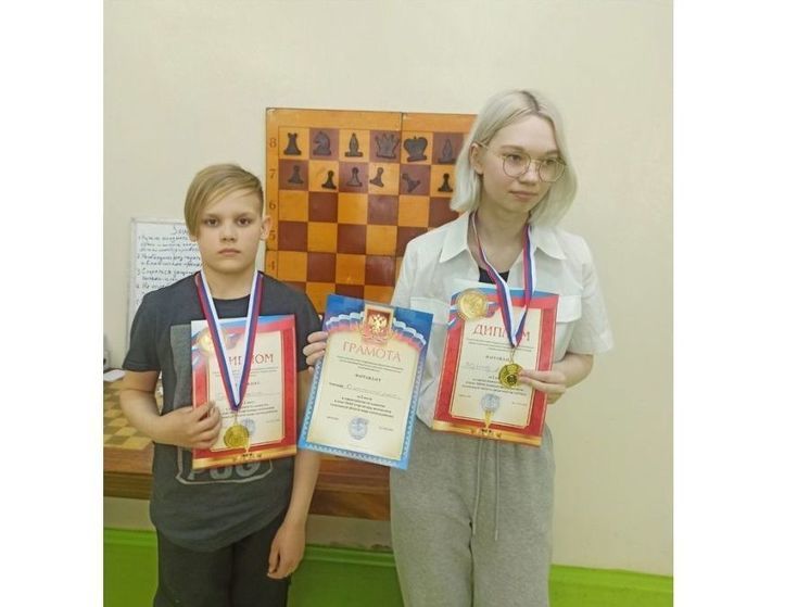 Школьники Смоленского района победили в шахматном турнире