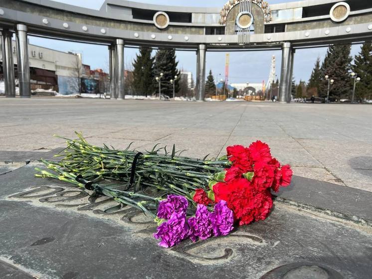 Сегодня, 24 марта, в России - День общенационального траура