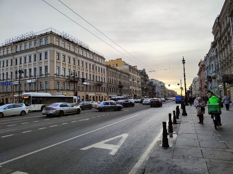 Автобус из Риги до Петербурга задержали более 12 часов из-за мер безопасности