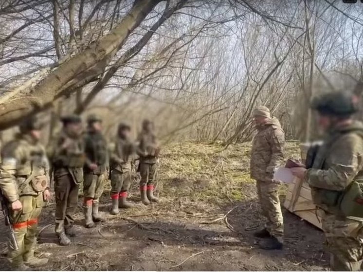 Гвардейцы-десантники получили награды за оборону курского поселка Тёткино