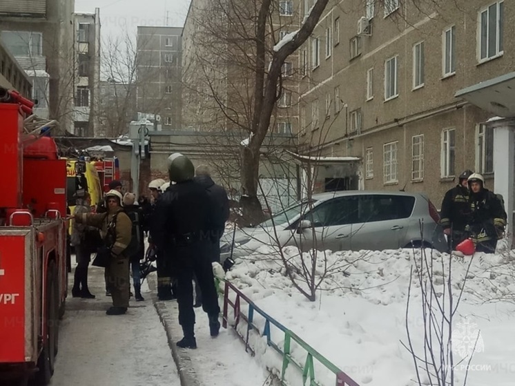 В Реже из-за пожара в пятиэтажке эвакуировались 17 жильцов