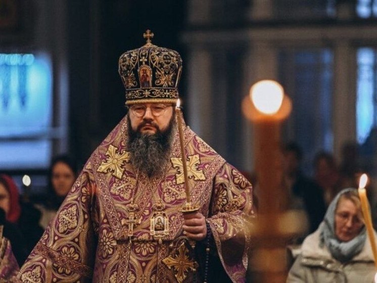 Митрополит Смоленский и Дорогобужский Исидор совершил вечернее богослужение в Свято-Успенском кафедральном соборе города Смоленска