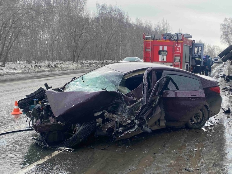 Девушка пострадала при столкновении трех автомобилей в Челябинске