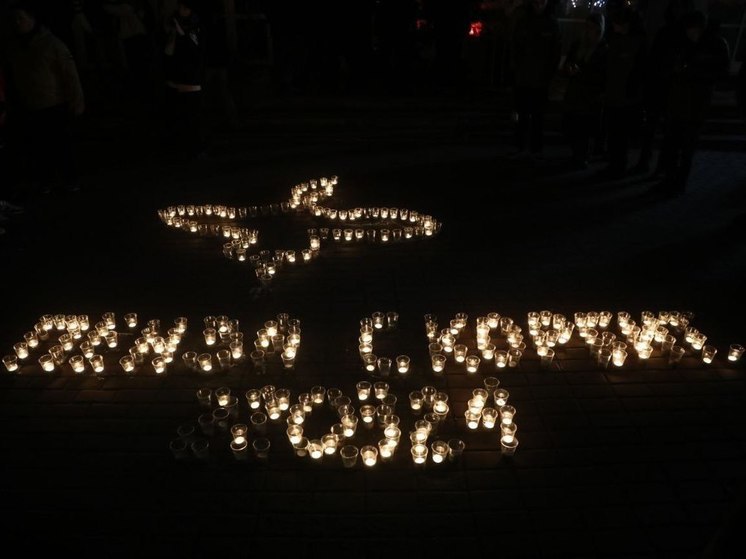 В Пензе зажгли свечи в виде журавлей в память погибших в «Крокус сити холле»
