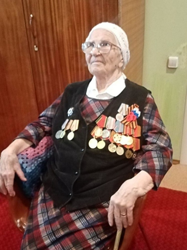 В Бурятии ветеран войны отметила 100-лет со дня рождения