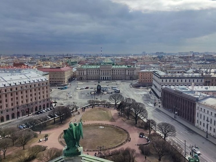 Петербург остался без солнца: синоптик Леус рассказал о погоде 25 марта