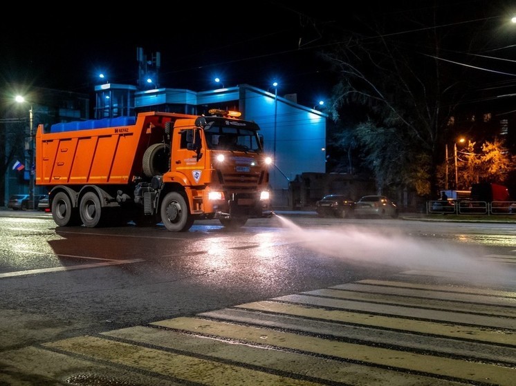 В Челябинске отказались мыть дороги