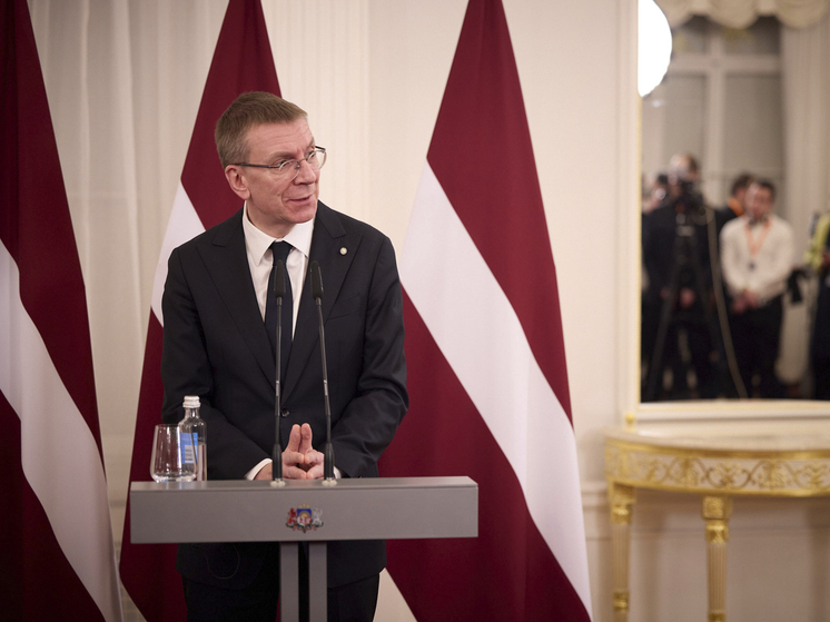Президент Латвии заявил о возвращении в Европу обязательного прохождения военной службы