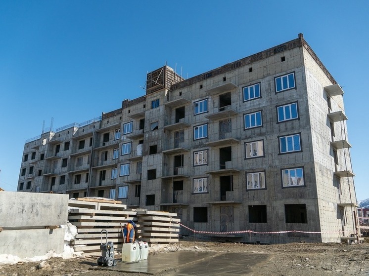 В Южно-Сахалинске для переселенцев строят два дома с зонами отдыха
