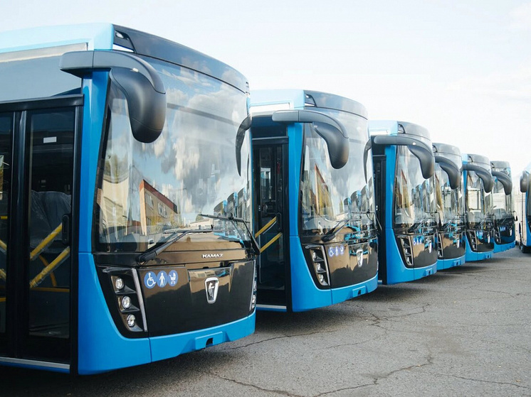В Набережных Челнах ищут водителей новых автобусов на зарплату от 50 тысяч рублей