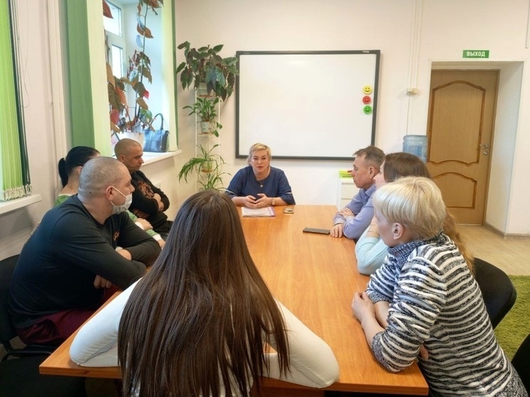 В Школе приемных родителей Серпухова прошла важная встреча
