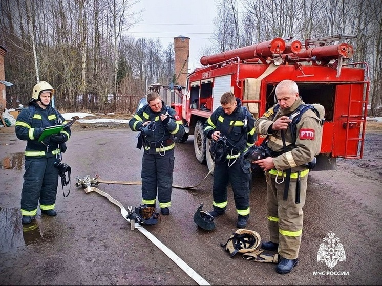 В Рославльском районе прошло занятие пожарных на социальном объекте