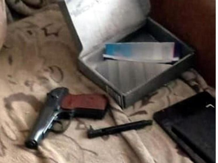 Полиция задержала в Брянске мужчину с пневматическим пистолетом