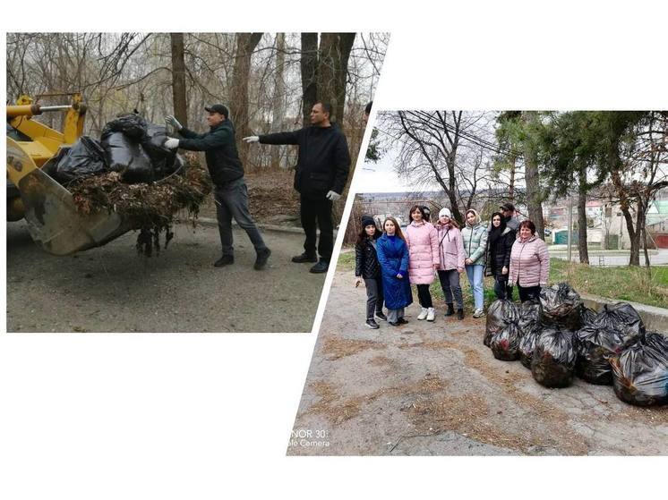Более 45 тонн мусора собрали жители Черкесска на первом в этом году субботнике