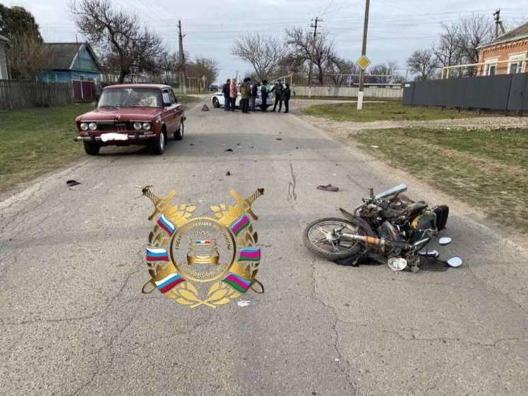 В Каневском районе под колёсами легковушки погиб мотоциклист