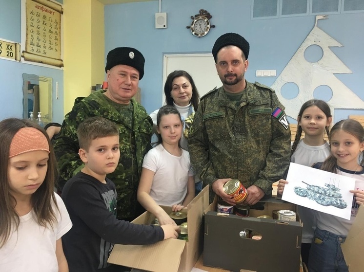 Сочинские школьники собирают посылки в зону СВО на Запорожском направлении