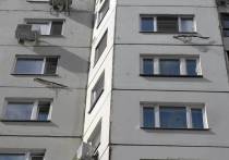 В Санкт-Петербурге два человека получили травмы при попытке спуститься из своих квартир по простыням