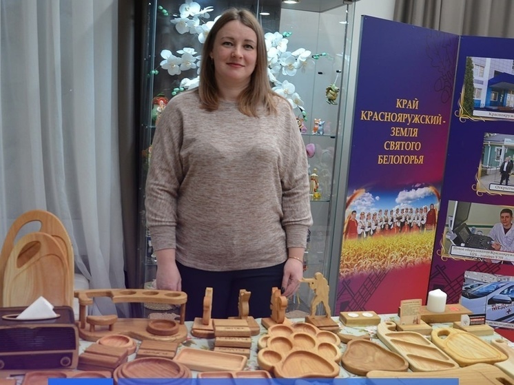Белгородка открыла бизнес по производству сувенирных изделий из дерева