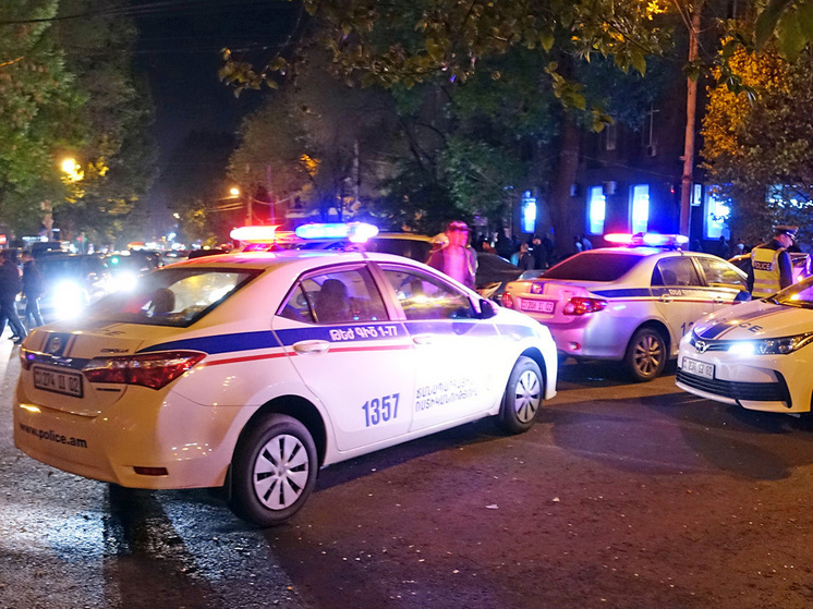 Напавшие на полицейский участок в Ереване не умели обращаться с оружием