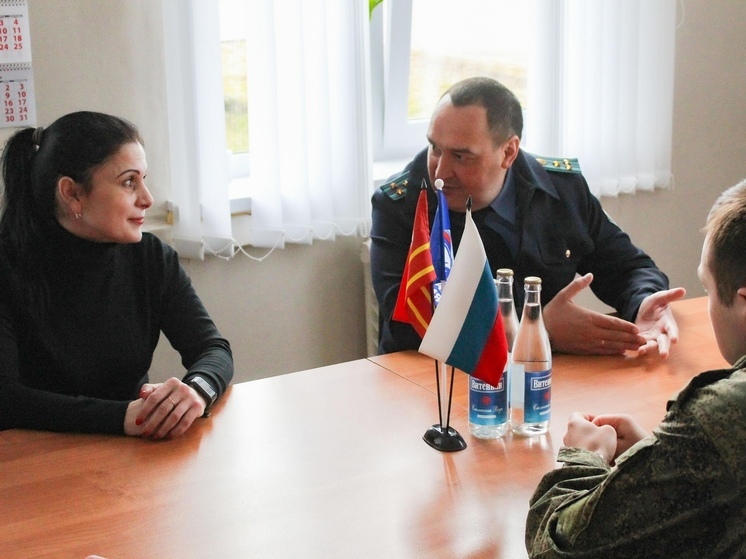 Смоленские пограничники поблагодарили Кардымовцев за помощь участникам СВО