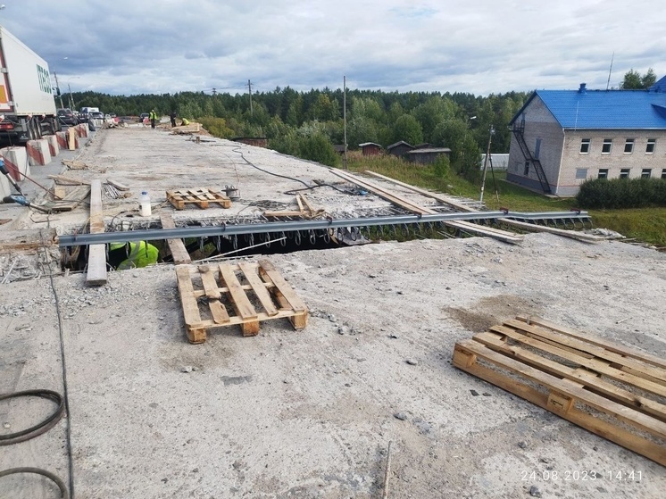 Продолжается ремонт путепровода на автодороге Исакогорка - Новодвинск - Холмогоры