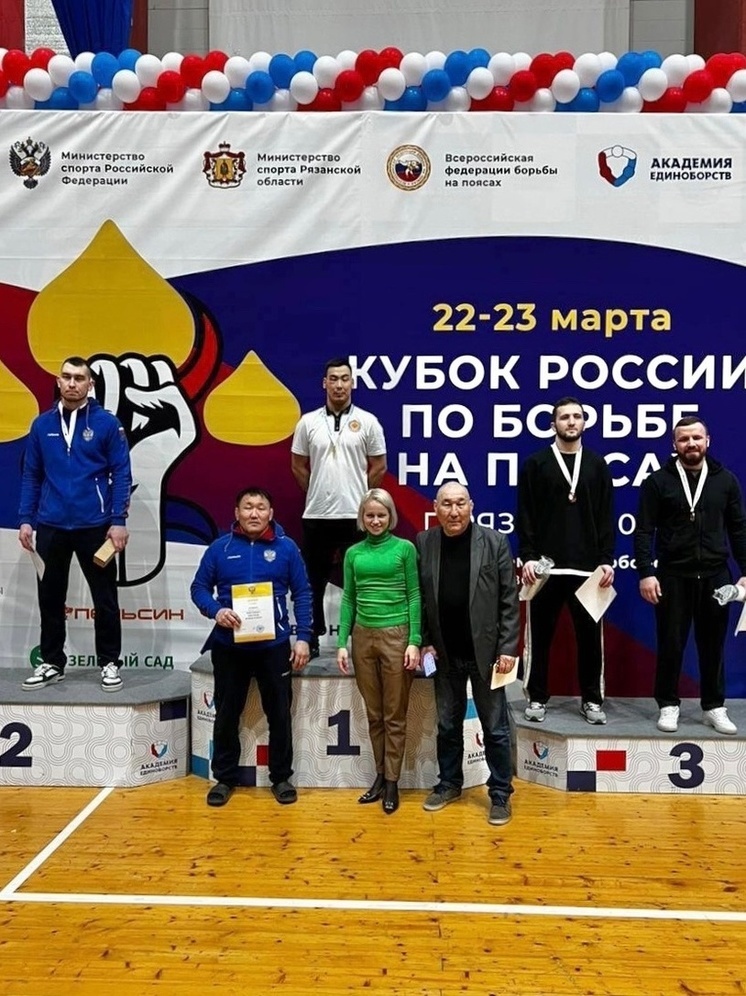 Борцы из Калмыкии завоевали медали на всероссийском турнире