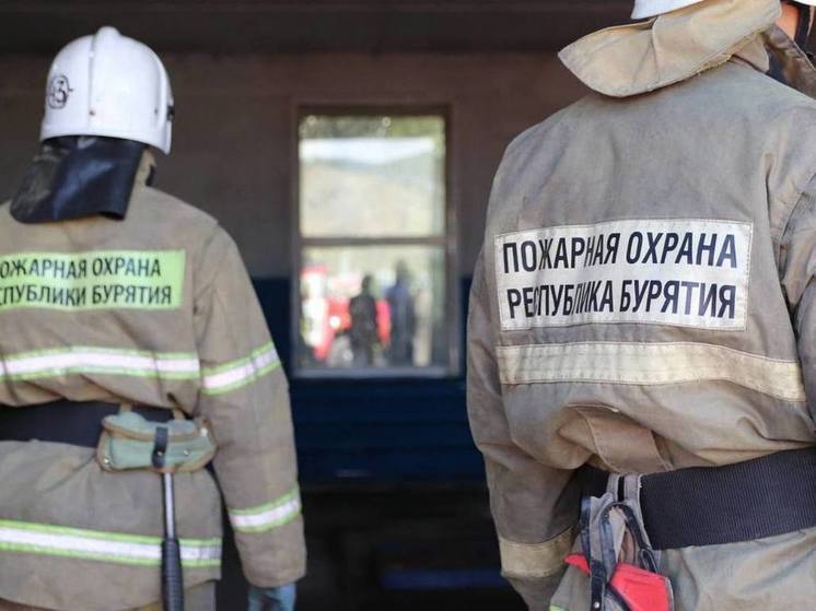 В Бурятии горела стройка