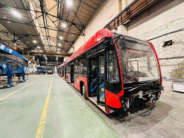 16 новых ярко-красных низкопольных троллейбусов получит Владивосток